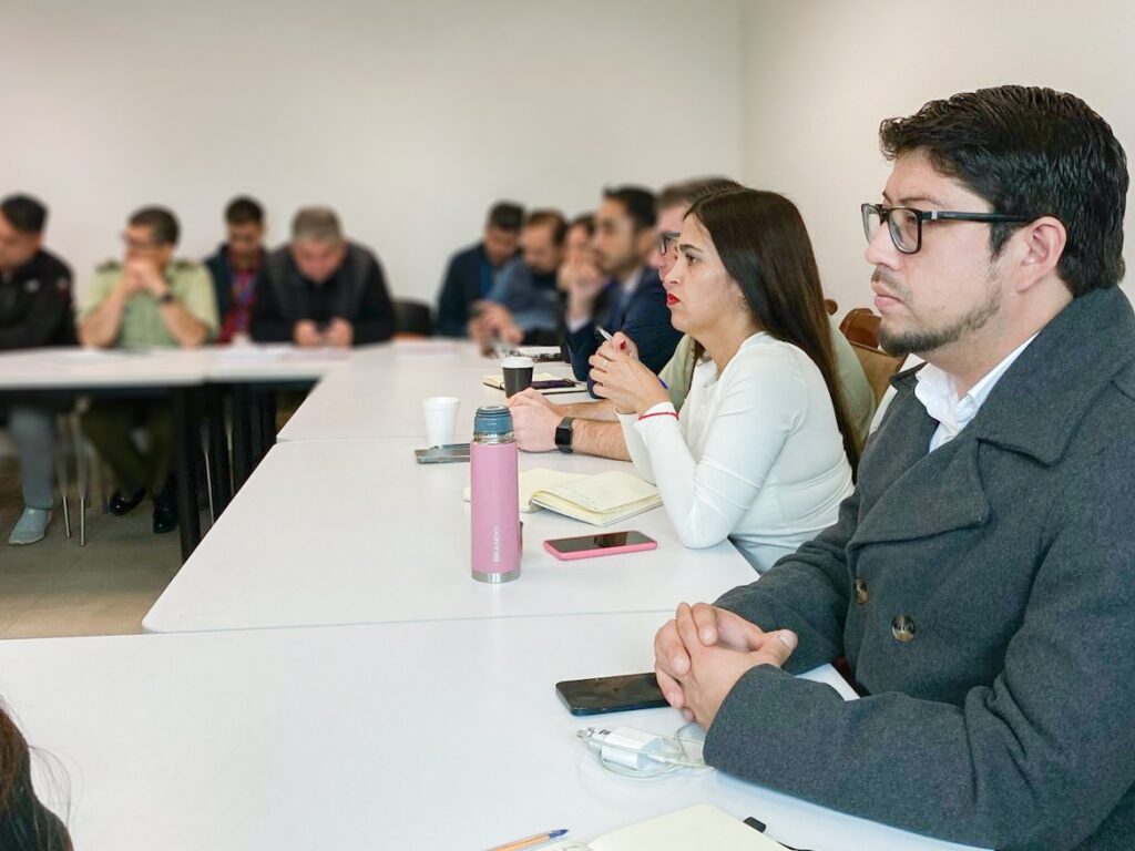 Delegado Alarcón destaca alta tasa de detenciones e incautaciones informadas en reunión de seguridad S.T.O.P.