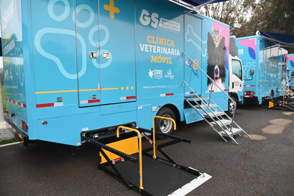 Concejal Loyola solicita mejorar el despliegue de las clínicas veterinarias móviles y retomar la atención de urgencia