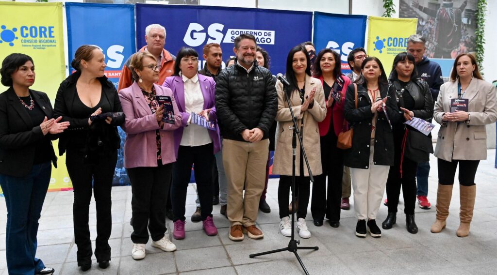 Gobernador Orrego anuncia inicio de postulaciones al Fondo Comunidad Activa del Gobierno de Santiago 