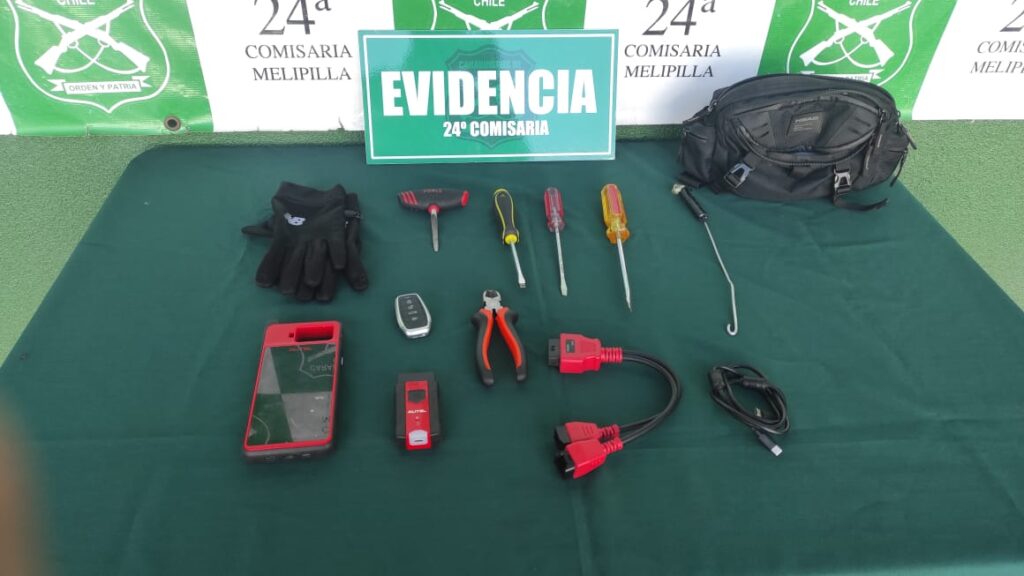 En el centro de Melipilla detienen a individuos portando elementos conocidos para cometer delitos