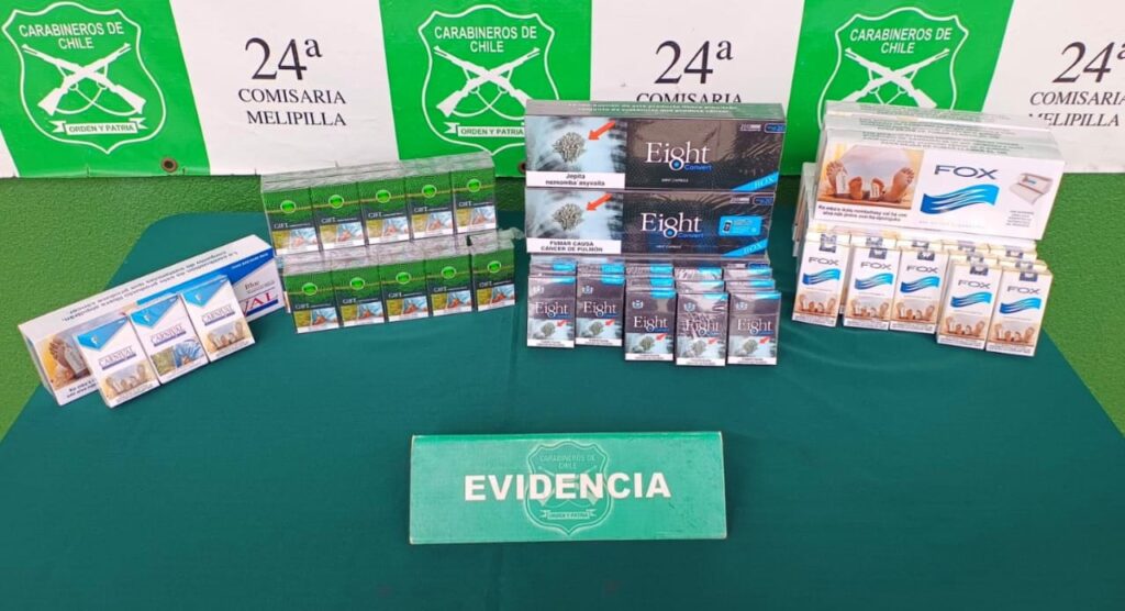 Detienen a mujer que vendía cigarrillos de contrabando en la feria