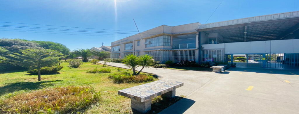 Pelea entre una alumna y una apoderada en el Colegio Nuestra Señora y Madre del Carmen, activa los protocolos de convivencia