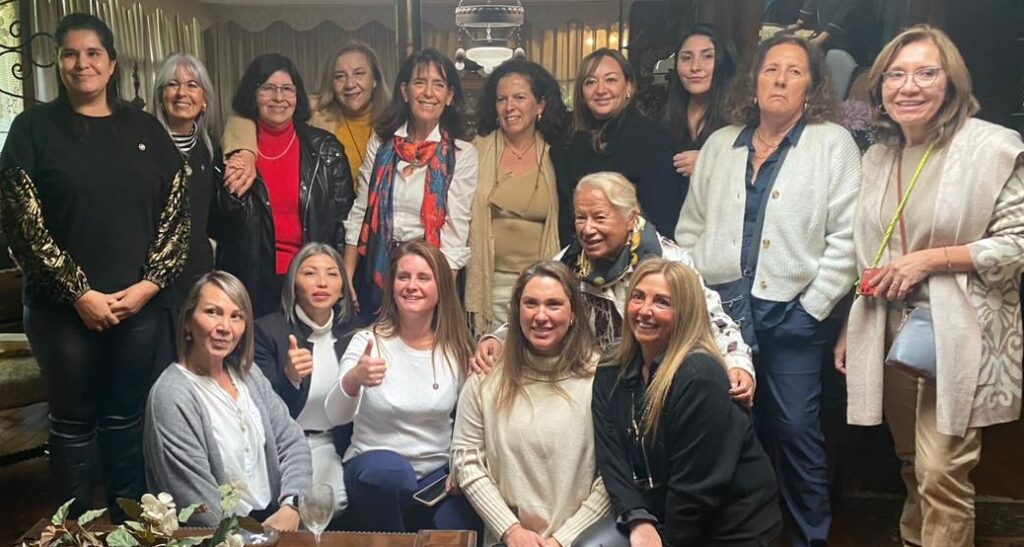 Mujeres del partido Republicano realizaron conversatorio en Melipilla