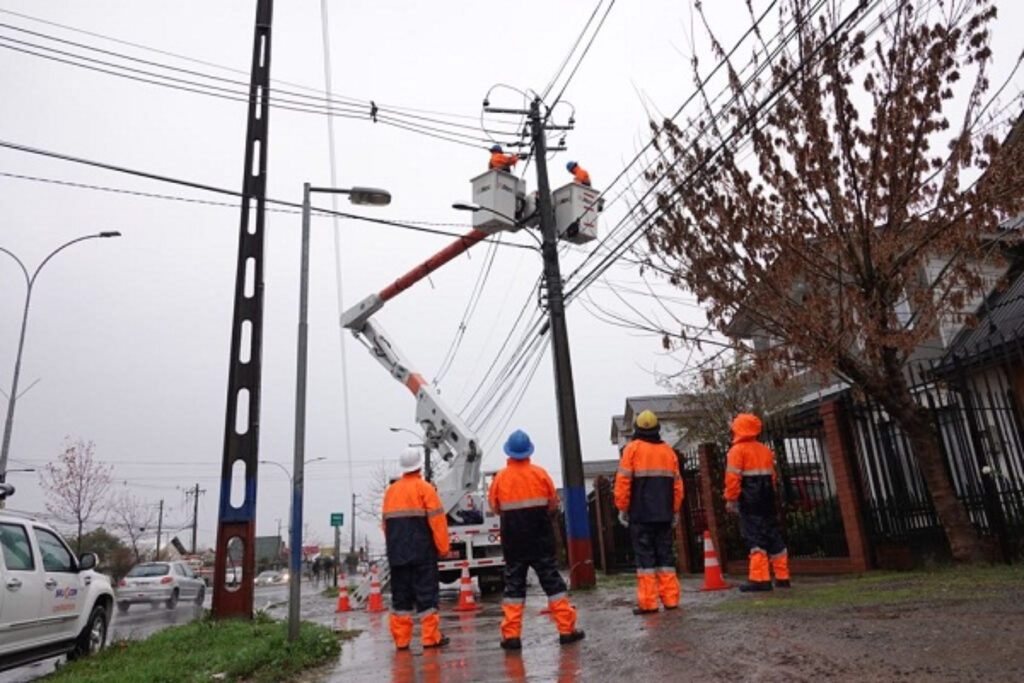CGE activará plan de acción preventivo ante sistema frontal que afectará a la región Metropolitana