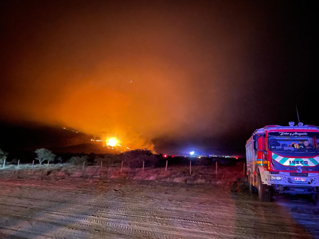 Incendio forestal en Santa Filomena consume 800 hectáreas: Melipilla en Alerta Amarilla