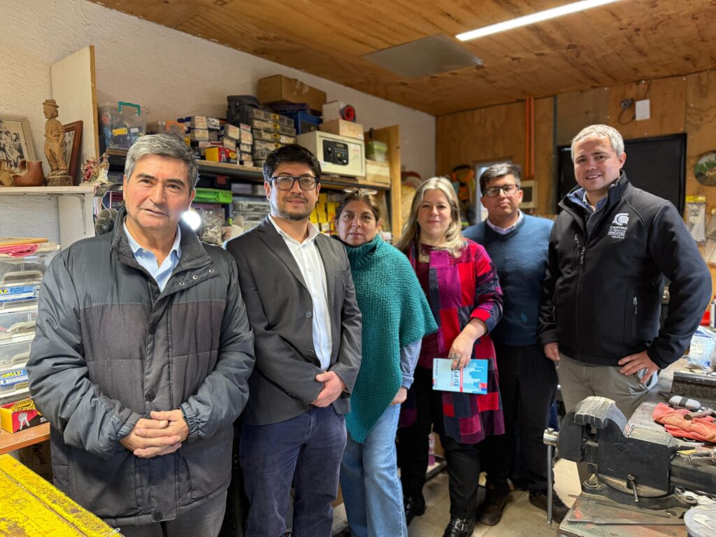 Autoridades promueven fondo ‘Reconstruye tu Pyme’ en visita a tradicional local de Melipilla
