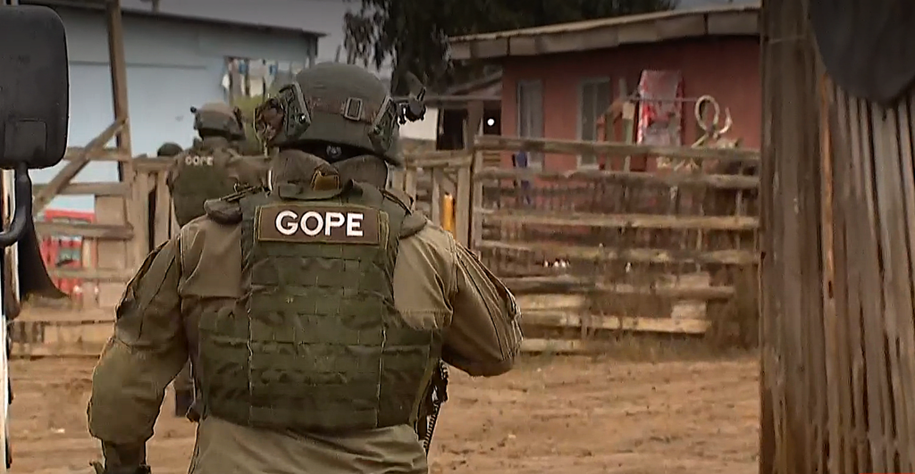 Tensión en San Antonio: Amplio operativo policial en cerro La Virgen deja varios detenidos