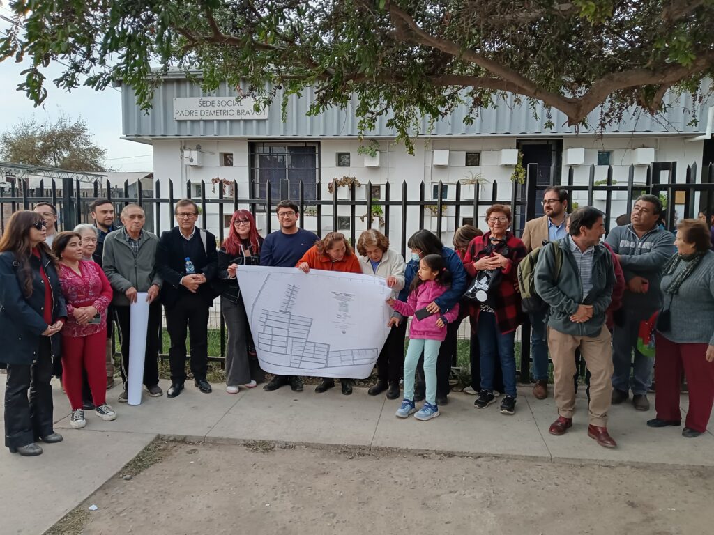 Delegación Provincial de Melipilla y UTEM cierran proyecto que beneficiará a más de 1.500 familias con plano para regularizar viviendas