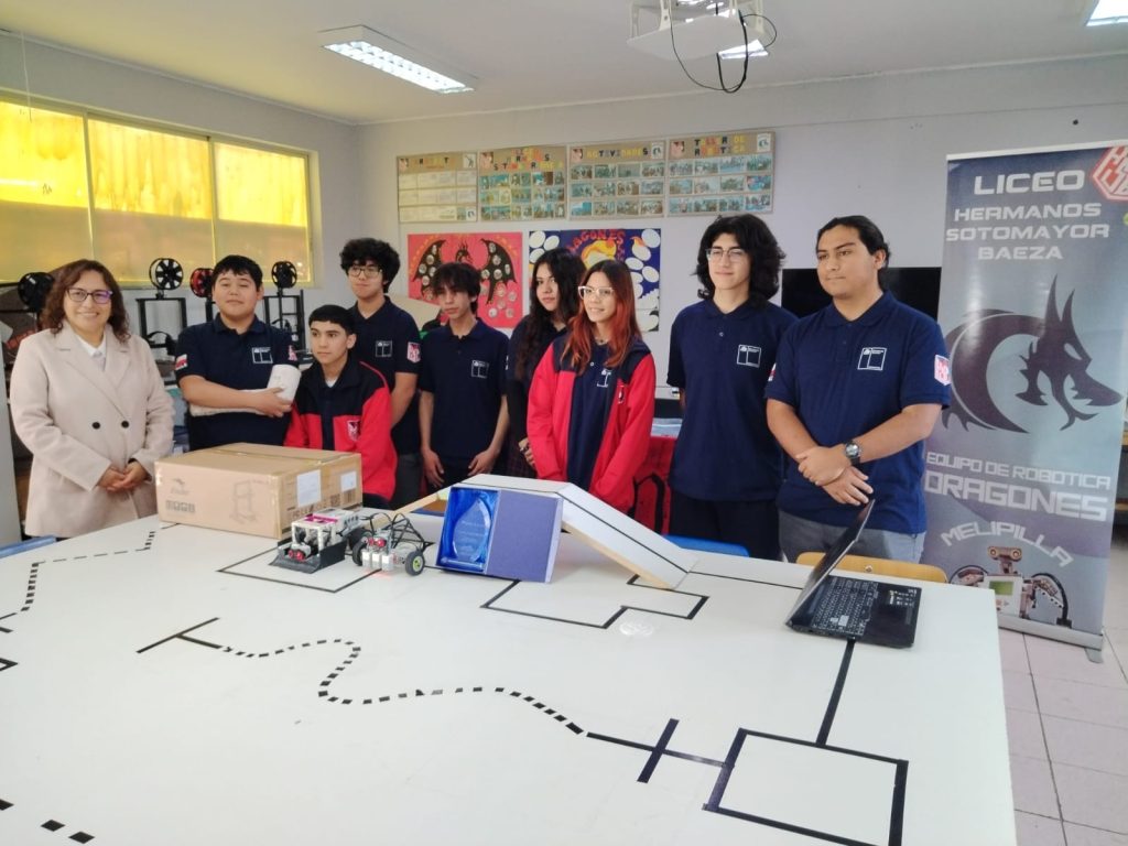 Liceo Hermanos Sotomayor obtiene el primer lugar en Torneo de Robótica Escolar