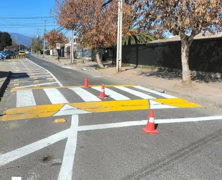 Dirección de Tránsito refuerza medidas de seguridad vial en sectores residenciales