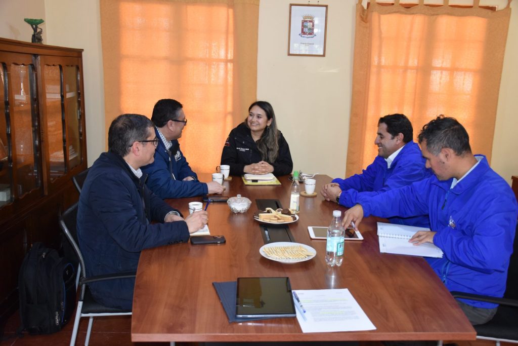 Alcaldesa de Alhué anuncia importantes convenios de colaboración con San Pedro, Paine y la AMUR