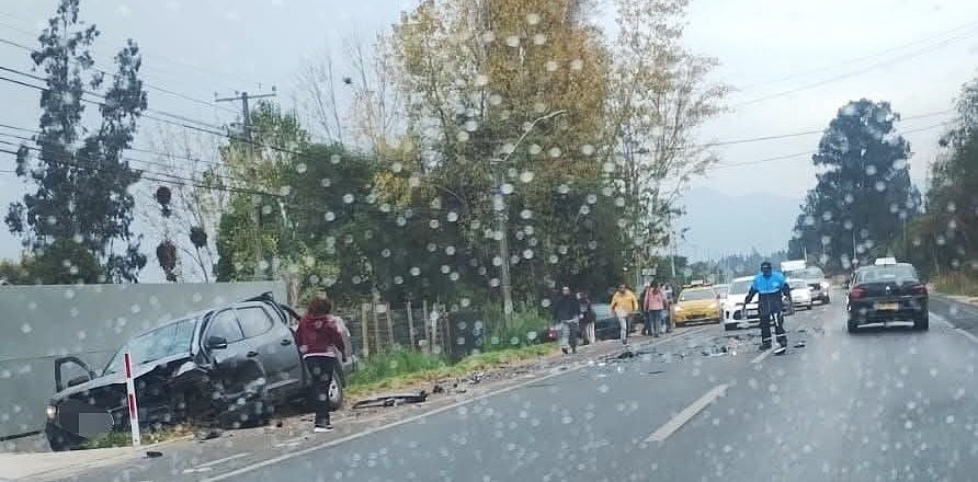 Accidente en la ruta a Bollenar: Dos heridos tras colisión frontal de vehículos