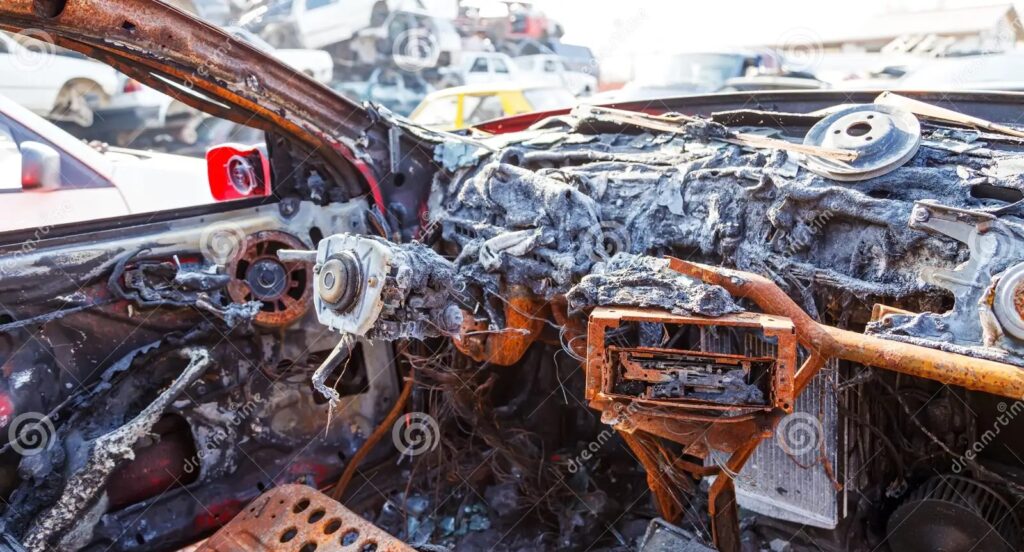 Incendio vehicular en Cartagena movilizó a Carabineros y Bomberos