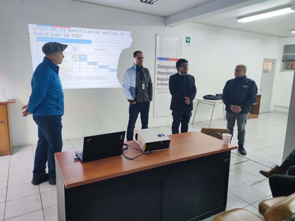 Agricultores INDAP de Melipilla se capacitan para postular a proyectos impulsados por la Comisión Nacional de Riego