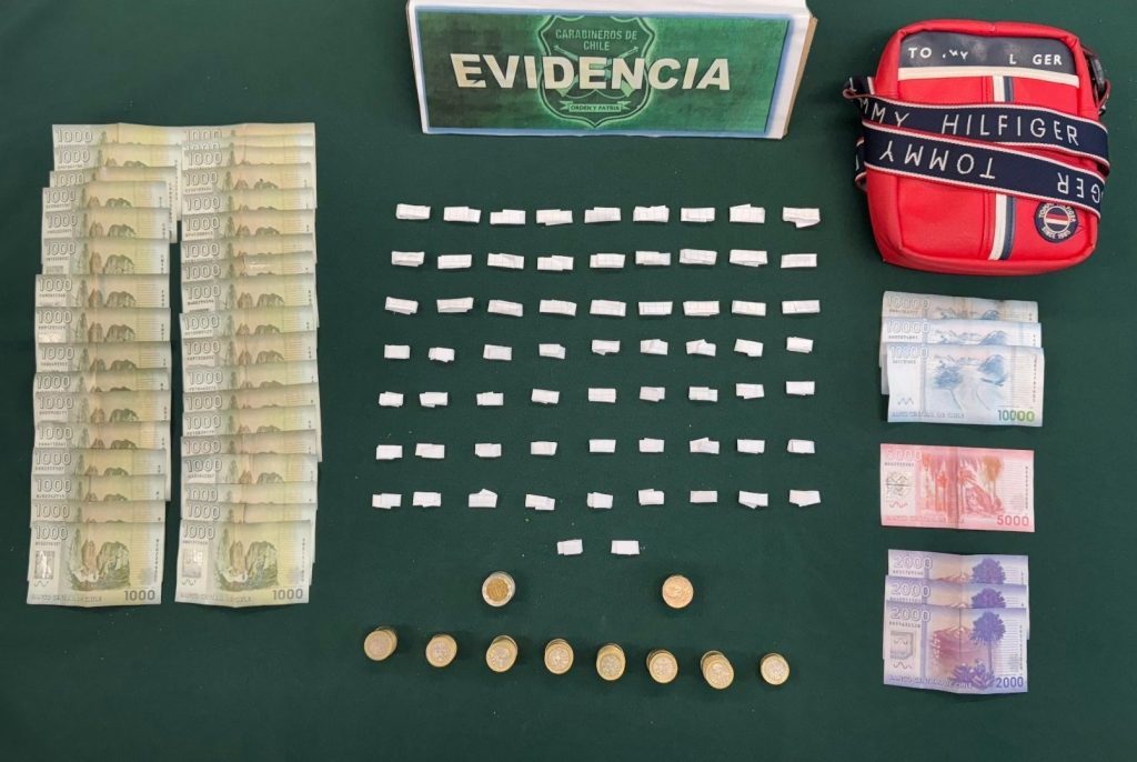 Detienen a sujeto por microtráfico en Peñaflor: Llevaba droga en un banano