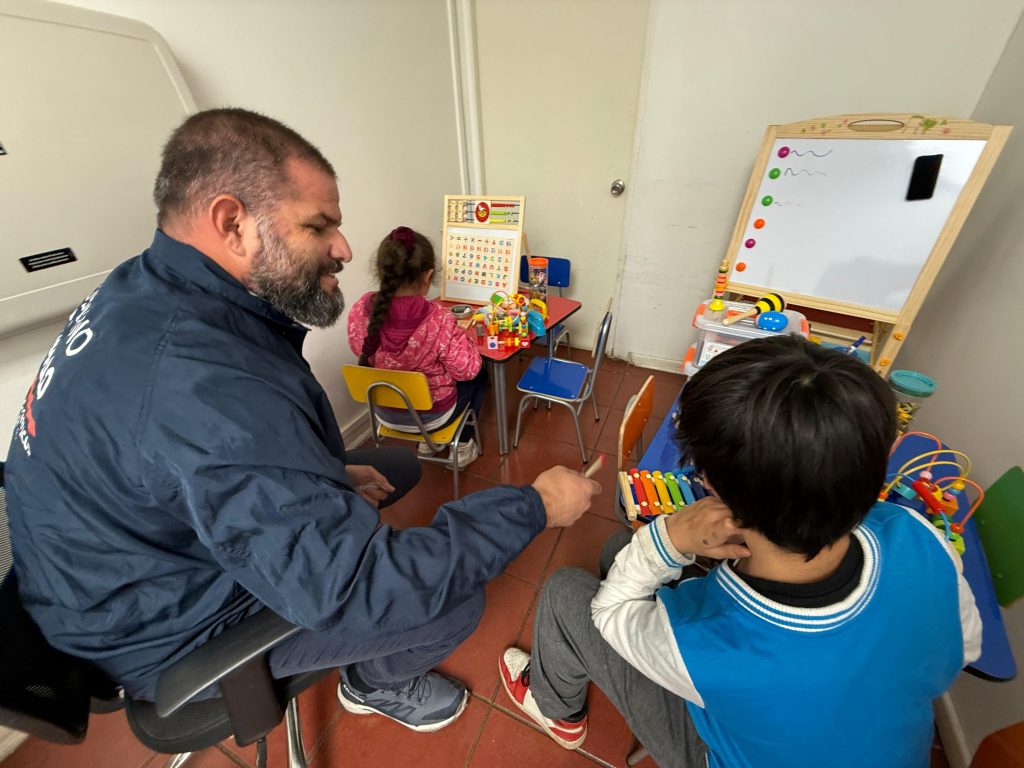 Delegación de Melipilla inaugura sala de juegos para niñas y niños que acompañan a sus familias a realizar trámites