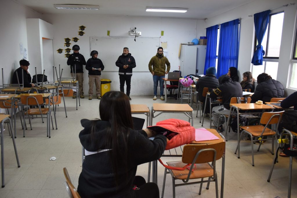 Funcionarios de Seguridad Pública de Alhué realizaron charlas para estudiantes 