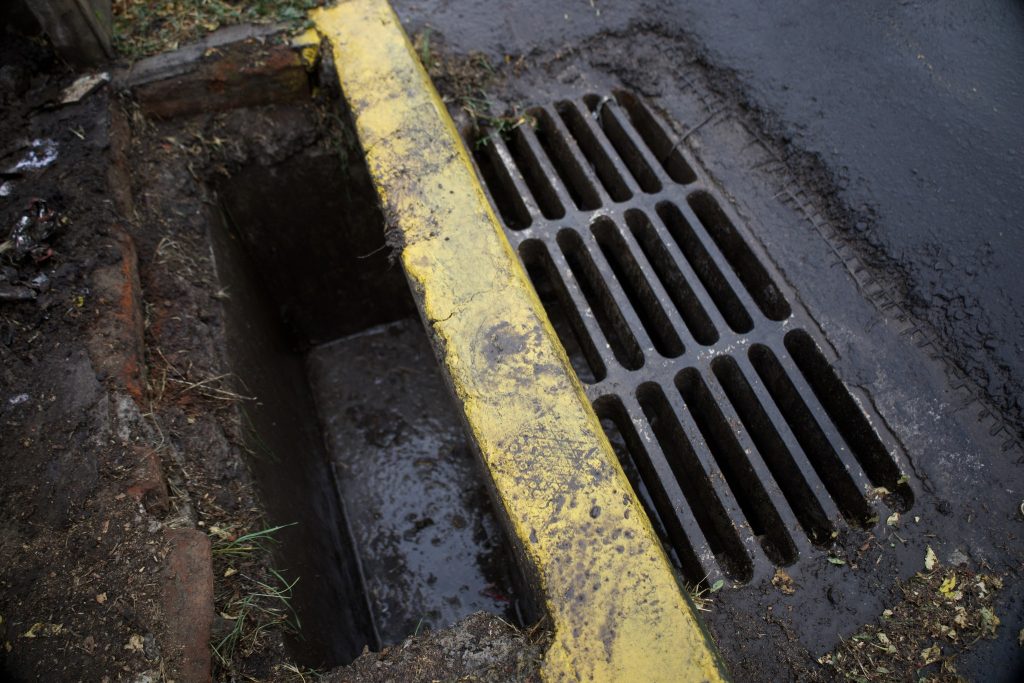 Municipalidad de Melipilla ha retirado más de 190 toneladas de sedimentos en limpieza de sumideros por Plan de Invierno