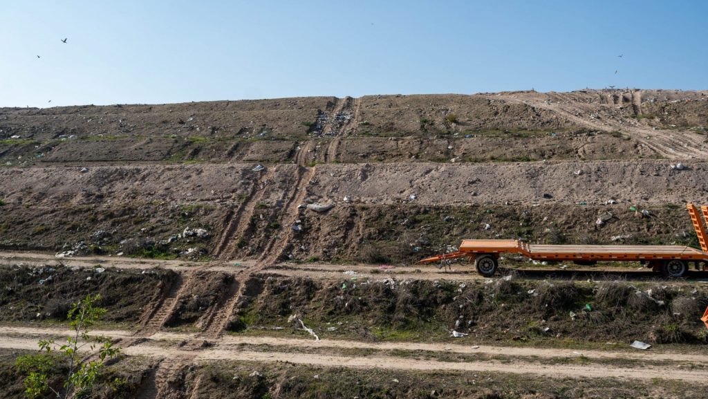 Corte de Apelaciones de San Miguel ordena suspensión inmediata de acopio de basura en zona de emergencia aledaña al vertedero de Popeta