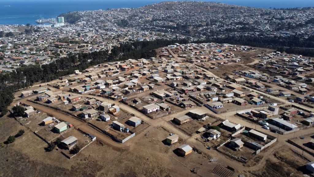 San Antonio: Expectativa ante reunión clave por posible desalojo en cerro Centinela