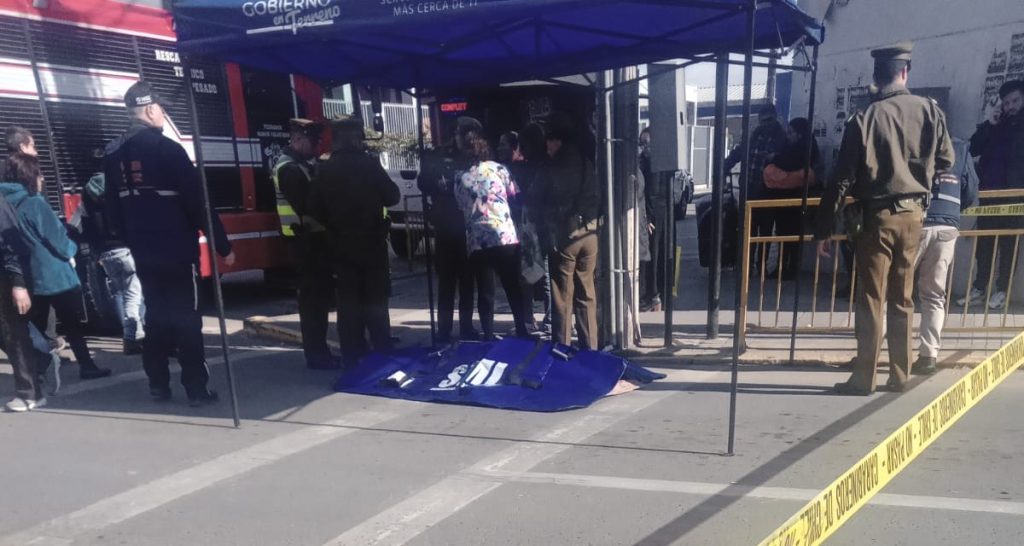 Peatón fallece tras sufrir caída y paro cardiorespiratorio en pleno centro de Melipilla