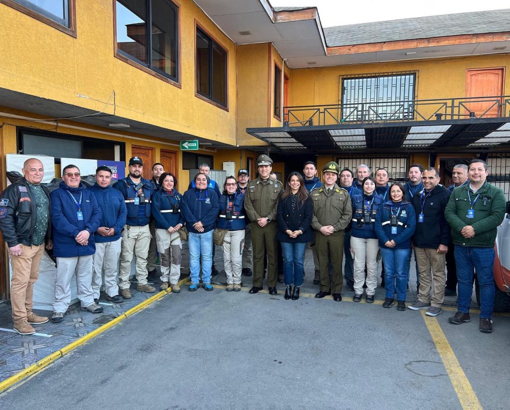 General de Carabineros se reúne con funcionarios de Seguridad Pública e Inspección