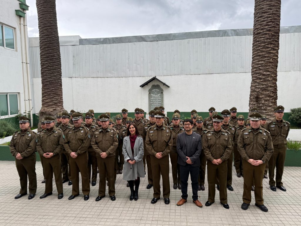 Refuerzan dotación policial en Melipilla y Peñaflor con 33 nuevos carabineros
