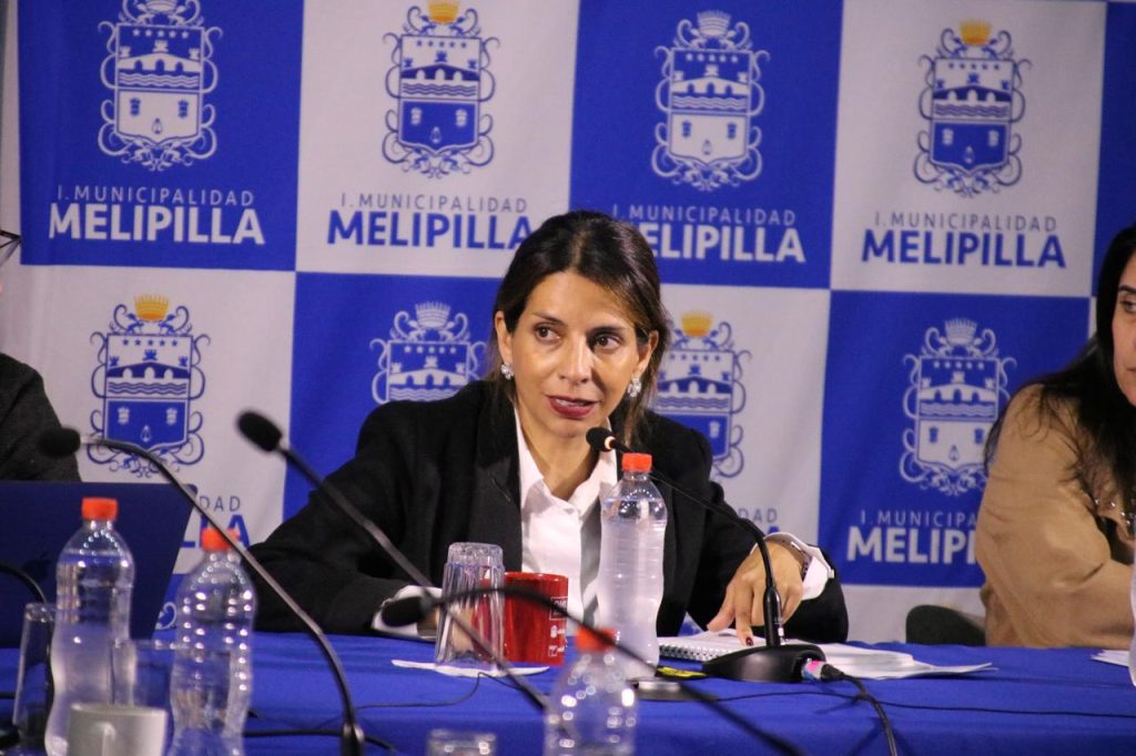 Alcaldesa Paula Gárate expresa preocupación por situación del nuevo hospital de Melipilla ad portas de su entrega