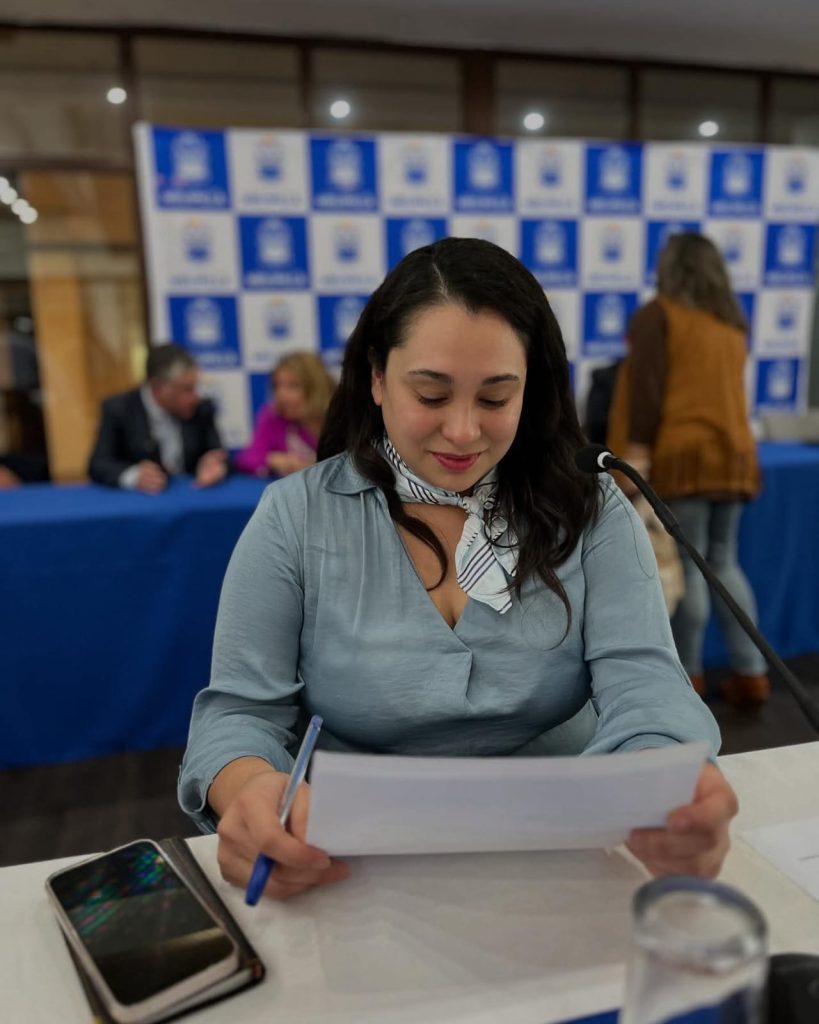 Concejala Paola Palacios critica falta de voluntad ante conflicto con asistentes de la educación