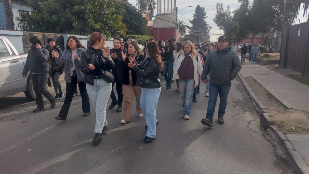 Sindicatos 1 y 2 de asistentes de la educación comienzan hoy una paralización indefinida