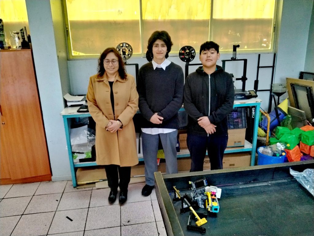 Equipo “Dragones” del Liceo Sotomayor Baeza obtiene el primer lugar en Torneo de Robótica Escolar realizado en Antofagasta