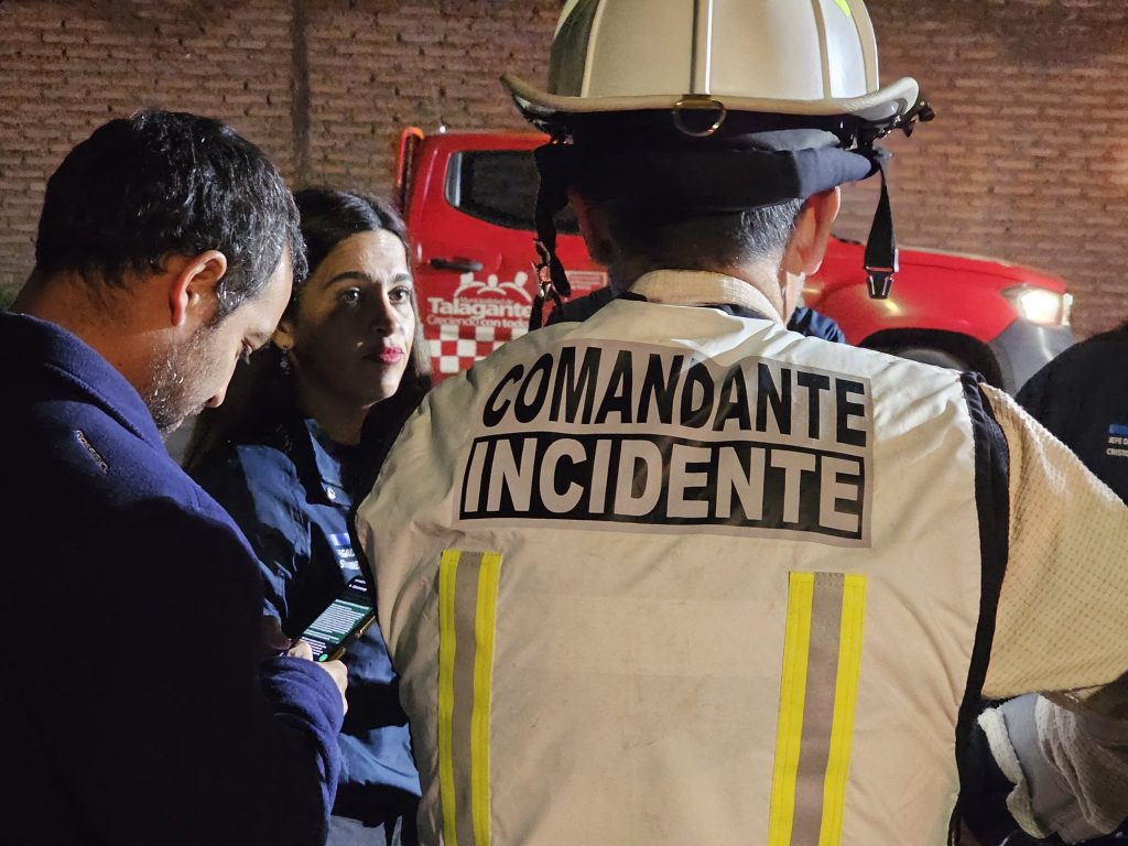 Emergencia química en Talagante: Derrame de combustible activa protocolo HazMat y evacuación preventiva