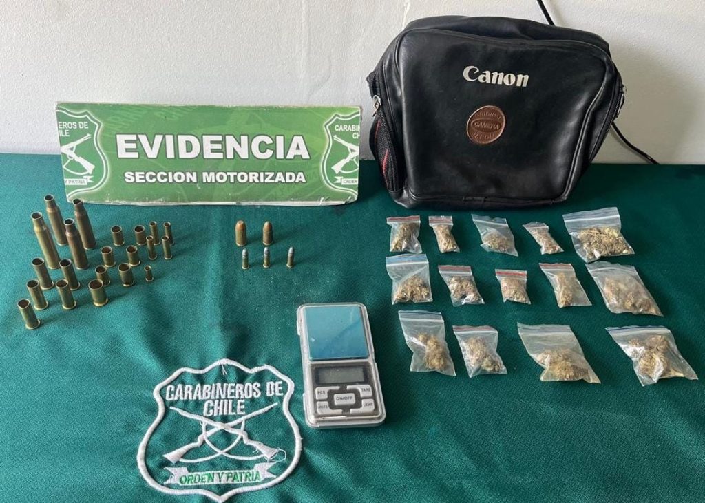 Detienen a menor de edad por microtráfico y porte ilegal de munición en parque de Talagante