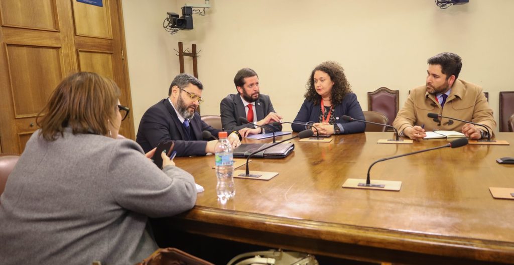 En reunión con el Subsecretario de Justicia, parlamentario solicita mejoras urgentes para el Servicio Médico Legal de Melipilla