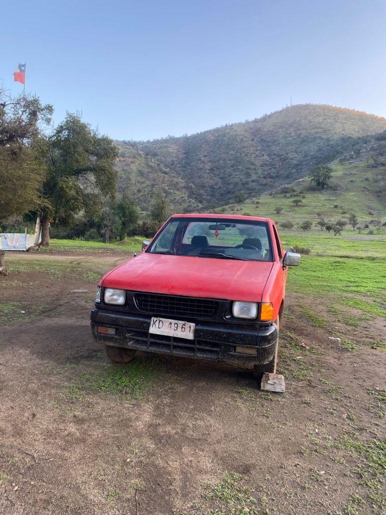 Roban camioneta en las cercanías del CESFAM Florencia: fue arrastrada por otro vehículo