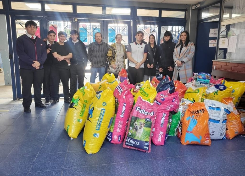 Estudiantes del Colegio San Agustín realizan primera donación de su campaña solidaria