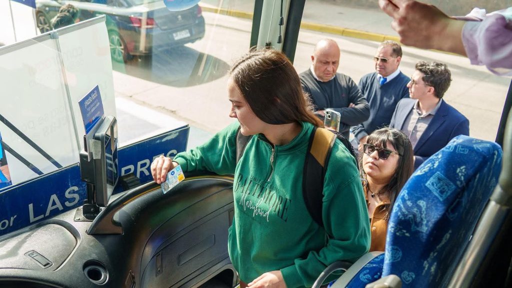 Melipilla estrena sistema de pago digital sin contacto en buses interurbanos