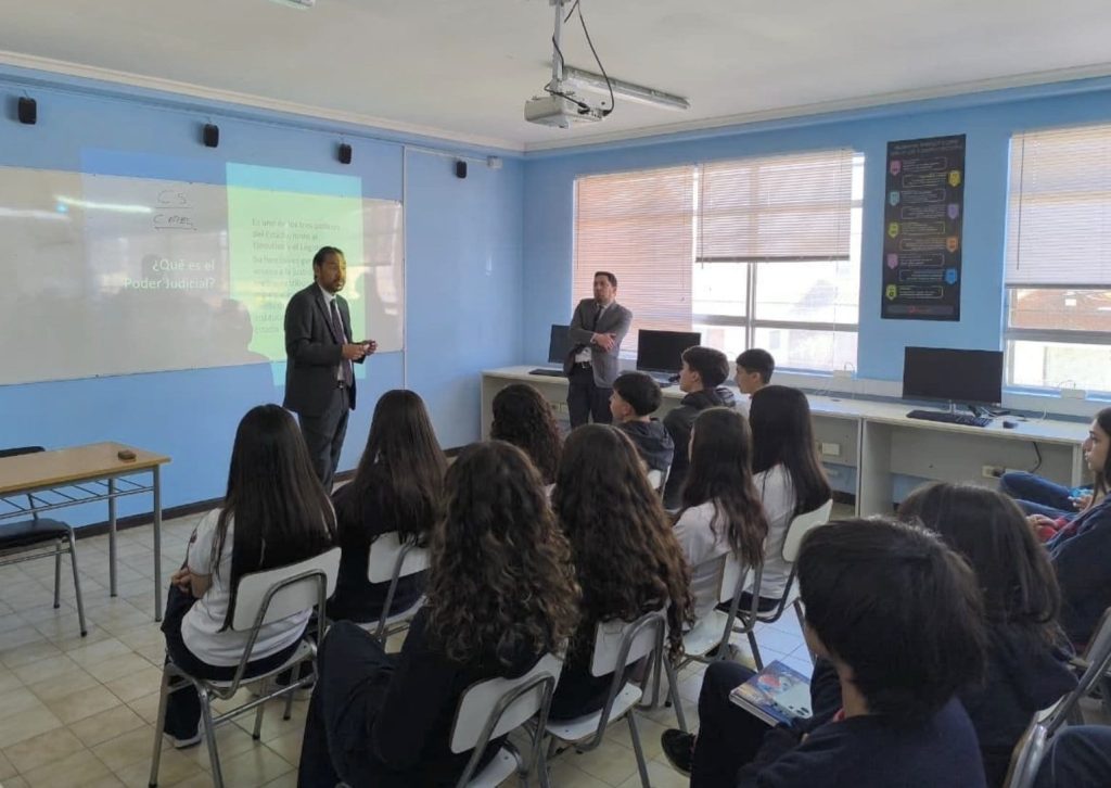 Juzgado de Letras de Melipilla acerca el Poder Judicial a estudiantes del Colegio Marambio