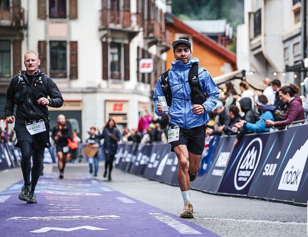Nelson Sepúlveda, atleta de El Bollenar, completa exigente Ultra Trail Mont Blanc tras representar a Chile y a Melipilla en competencia realizada en Europa.