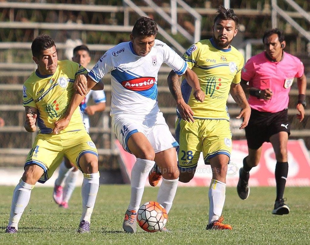 Exjugador de Deportes Melipilla, Christopher Veas, entre los detenidos en operación Betis