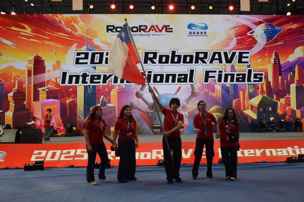 Estudiante de Melipilla alcanza semifinal en Mundial de Robótica en China