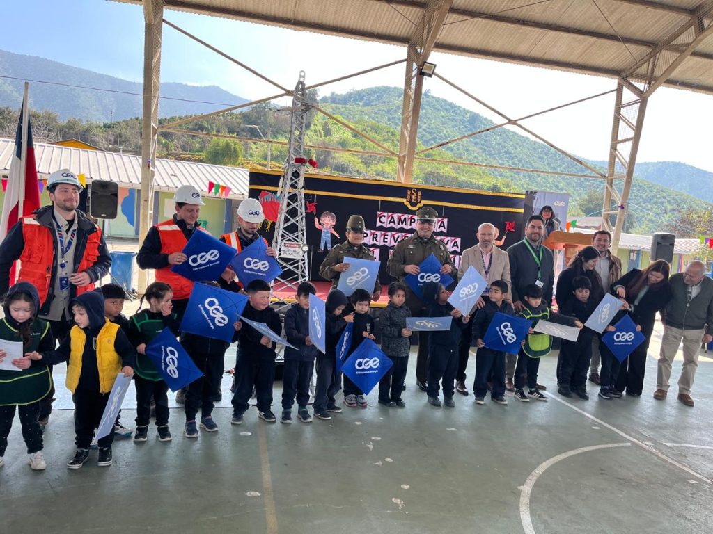 CGE refuerza campaña “Volantín Seguro” con actividad en escuela de María Pinto