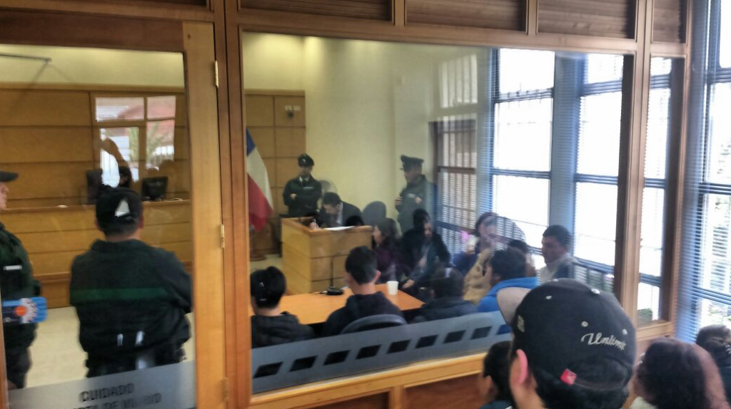 Menores extranjeros quedan en internación provisoria tras ser formalizados por “turbazos” en Peñaflor y Padre Hurtado