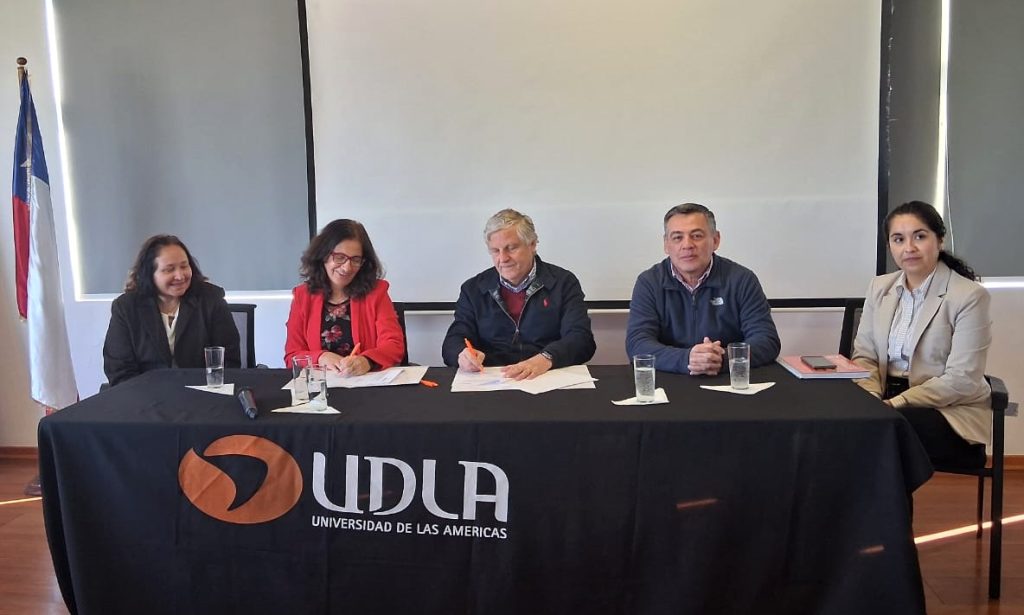 UDLA y Ariztía sellan alianza estratégica en Melipilla para potenciar la formación y la investigación